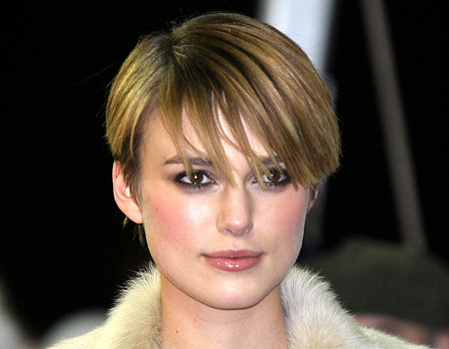 Pixie with highlights for a square face