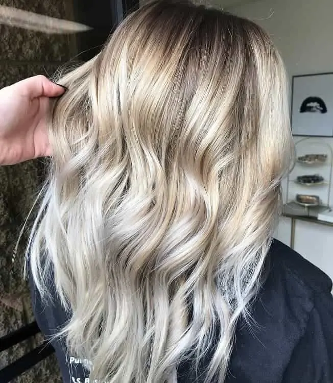 platinum blonde highlights with dark roots