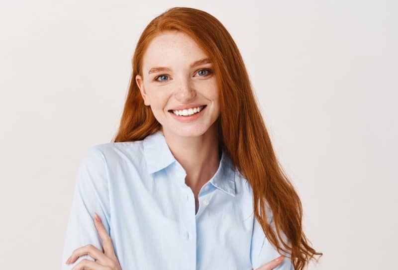 professional hairstyle for women with long red hair
