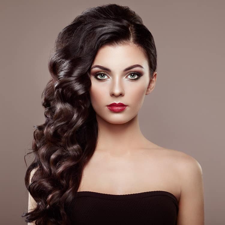 25 Perfect Hairstyles for Strapless Dresses (2023 Trends) – Hairstyle Camp