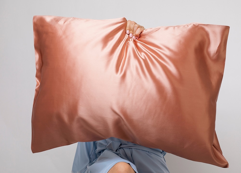 protecting bleached hair from sleep damage - use silk pillowcase