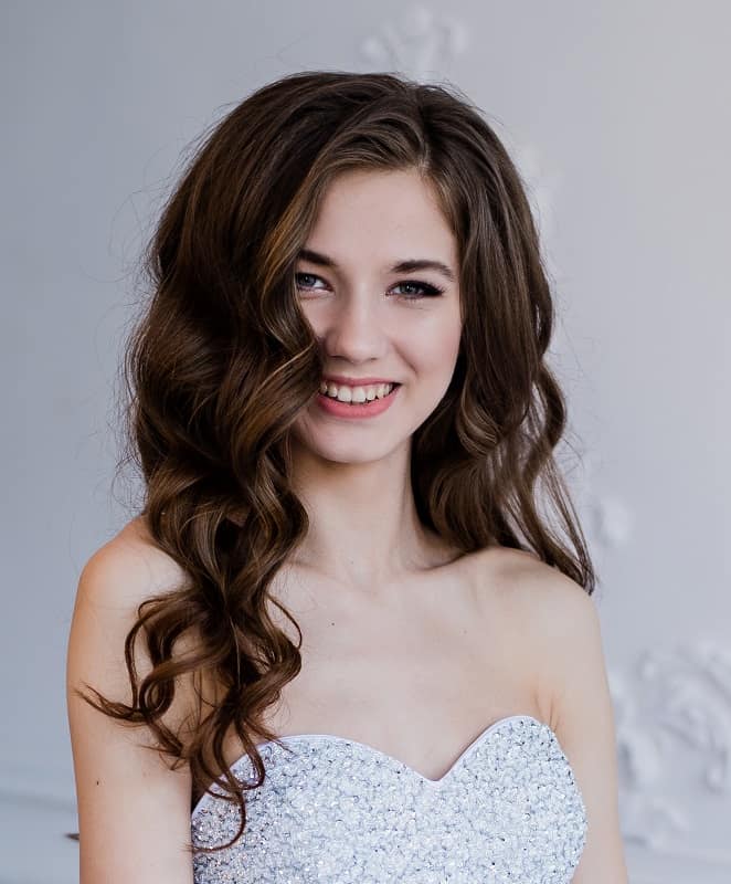 quinceanera hairstyle with curls and hair down