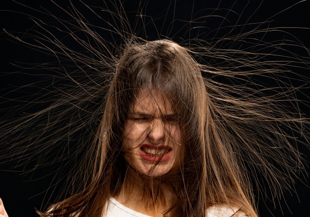 Causes of swing tracks at the root - static hair