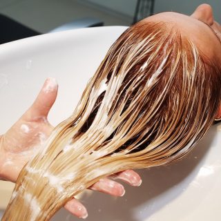 reasons why you shouldn't deep condition hair after dyeing hair