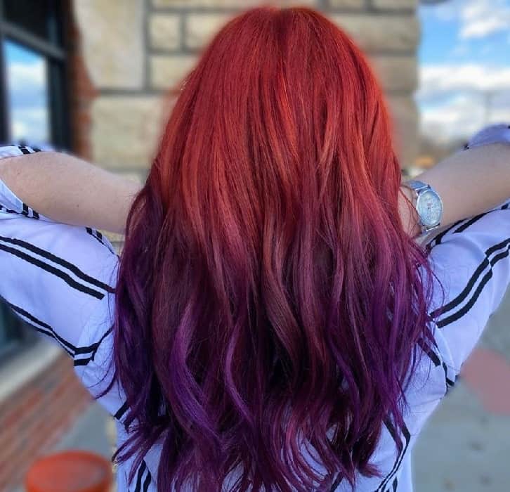 The combination of red and purple color in hair dye looks exquisitely beaut...