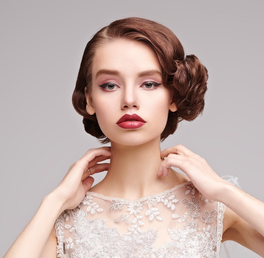 retro hairstyle for brides with thin hair