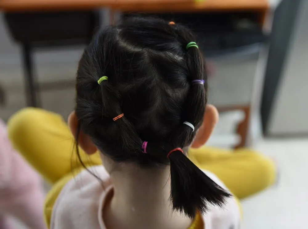 rubber band hairstyle for little girls