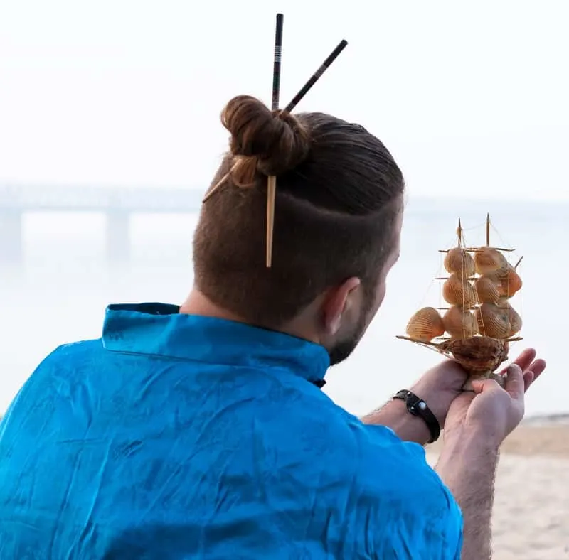 samurai man bun