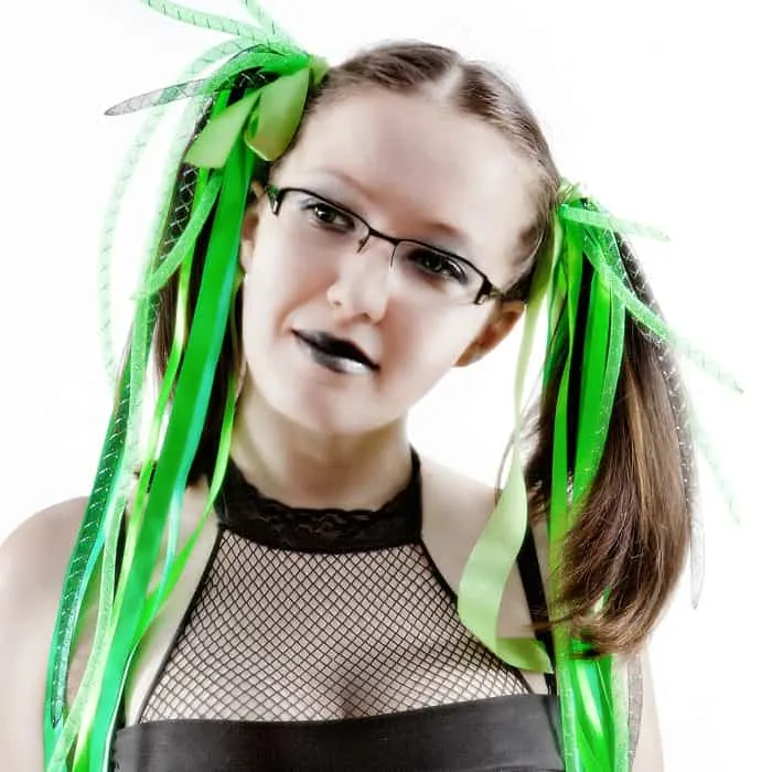 scene hair with glasses