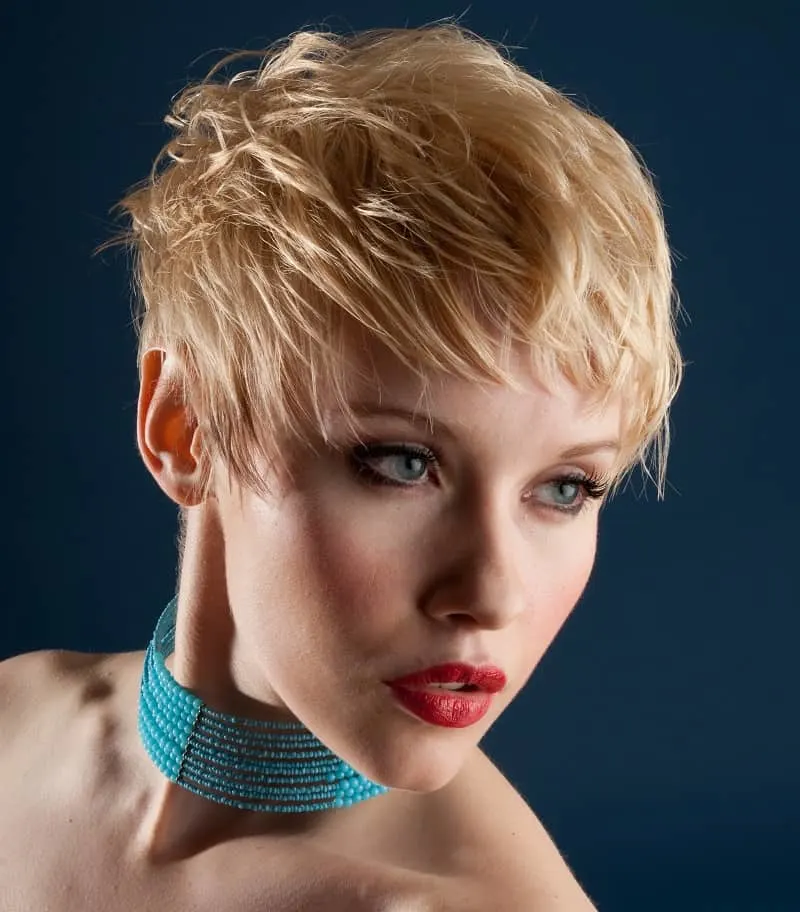 shaggy blonde pixie