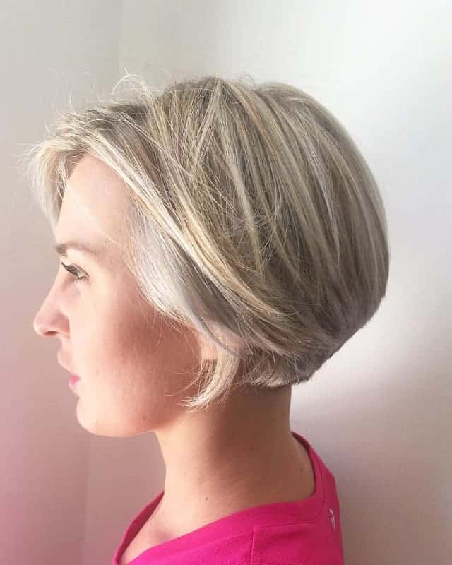 messy blonde bob