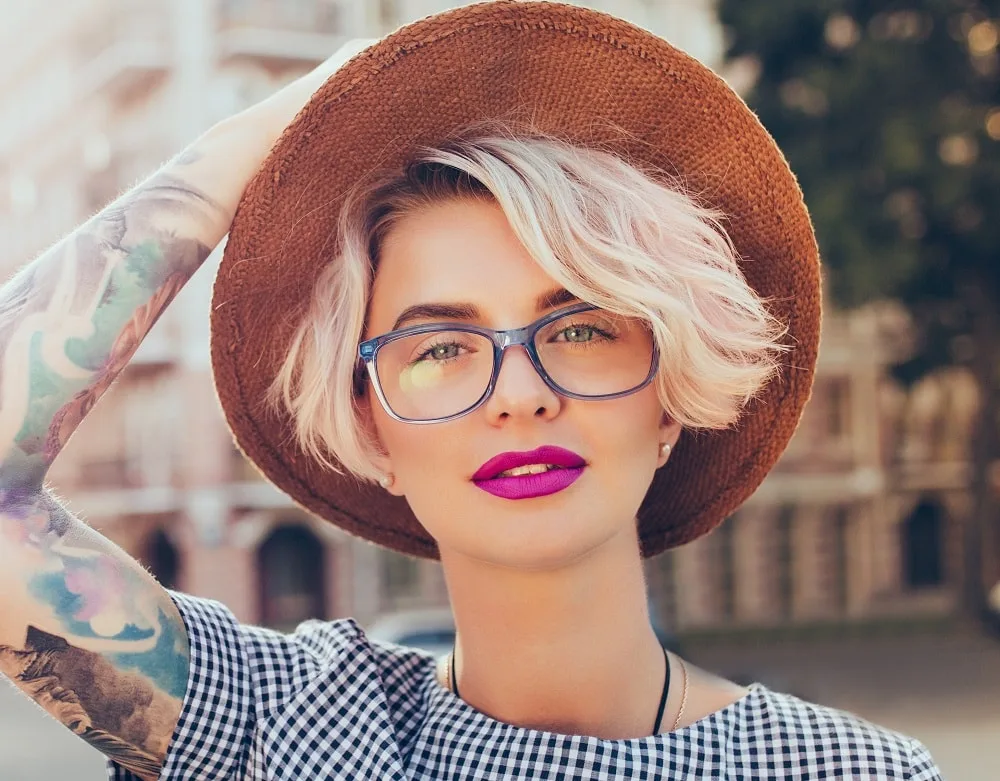short bob cut for round face women with glasses