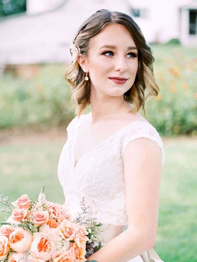 7 Best Bridesmaid Hairstyles for Short Hair in 2022