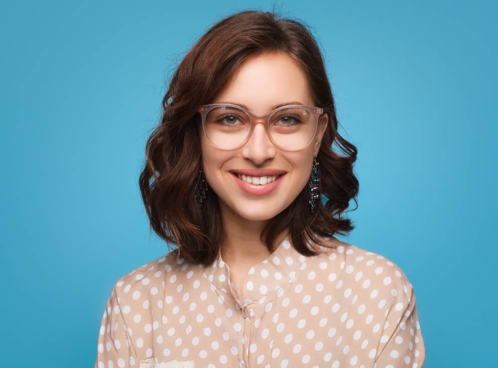 short brown hair for women with glasses