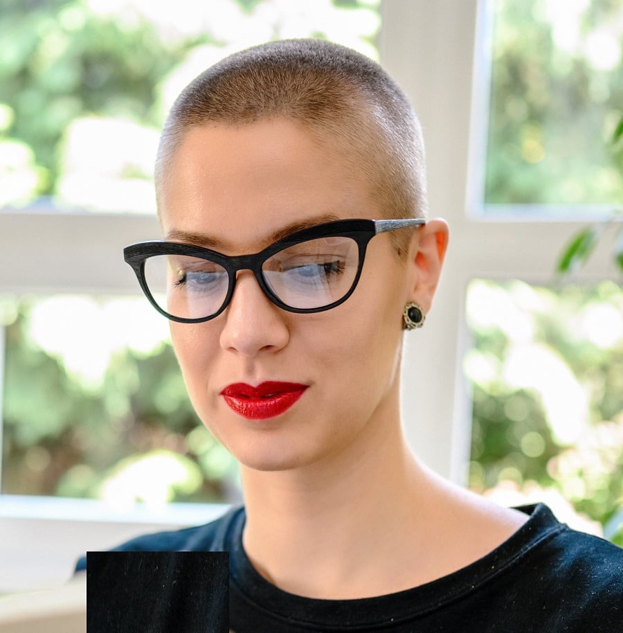 short buzz cut for women with glasses