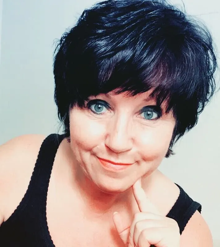 short choppy hairstyle for over 40