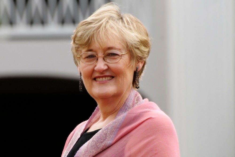 short choppy hairstyle for over 50