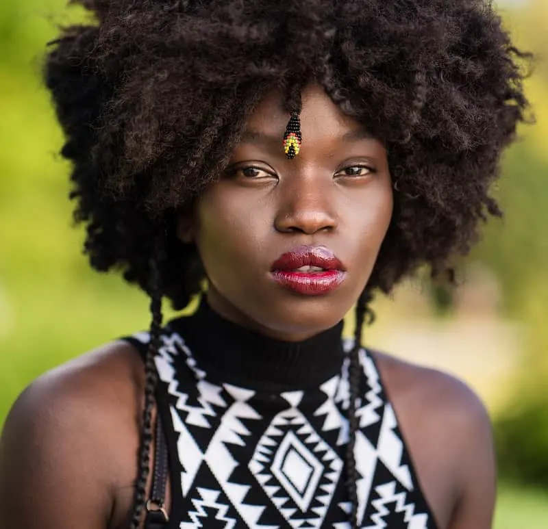 short curly hairstyle for black women 