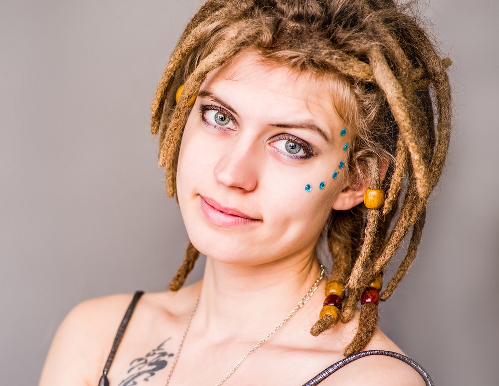short dreads with beads