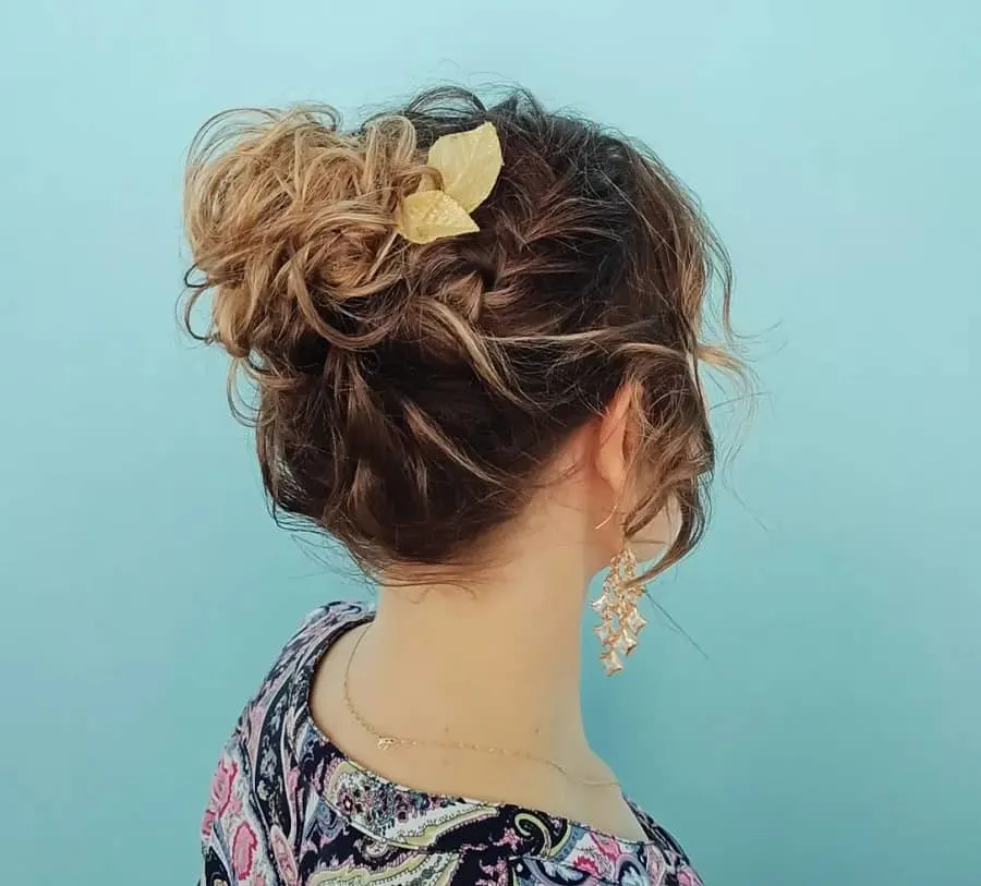 31 Stunning Messy Buns for Short Hair (2023 Trends)