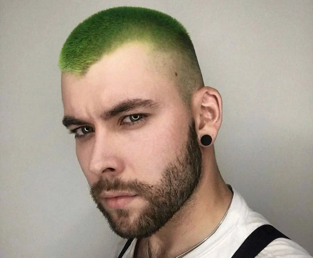 green hairstyle for men with short hair