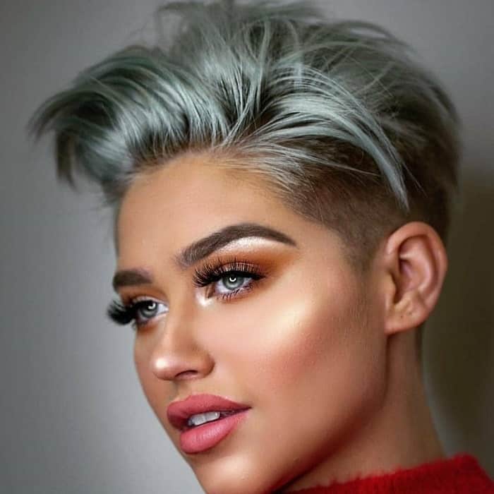 35 Modern Short Grey Hair For Trendy Girls Hairstylecamp 