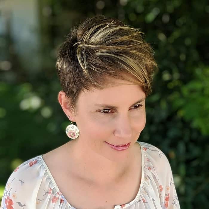 short spiky hairstyles with highlights