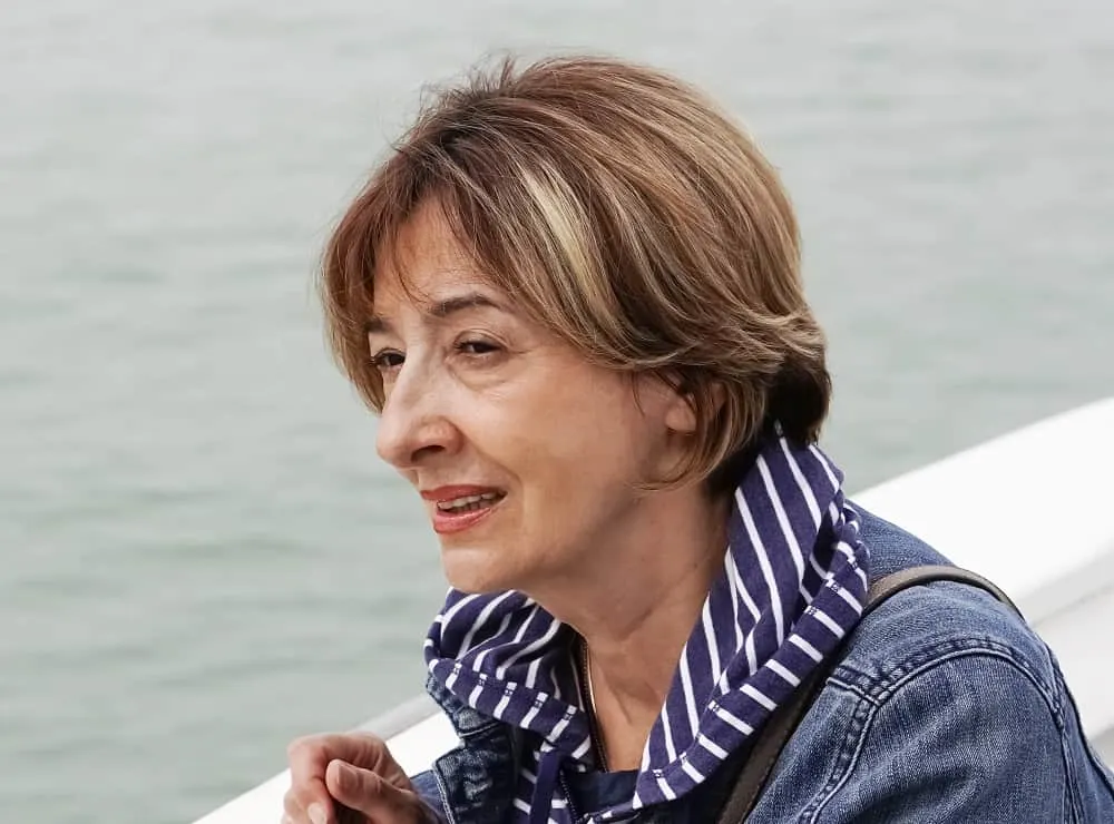 short hair with highlights for over 60