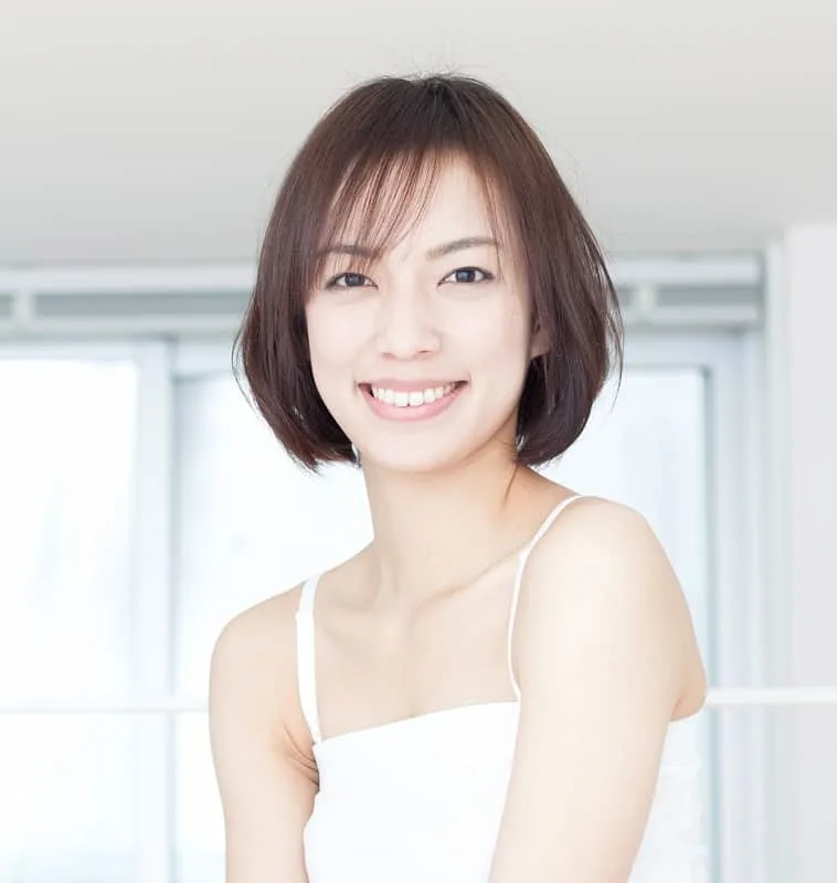 short hairstyle for Asian oval faced women