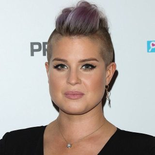 short hairstyle for fat face and double chin