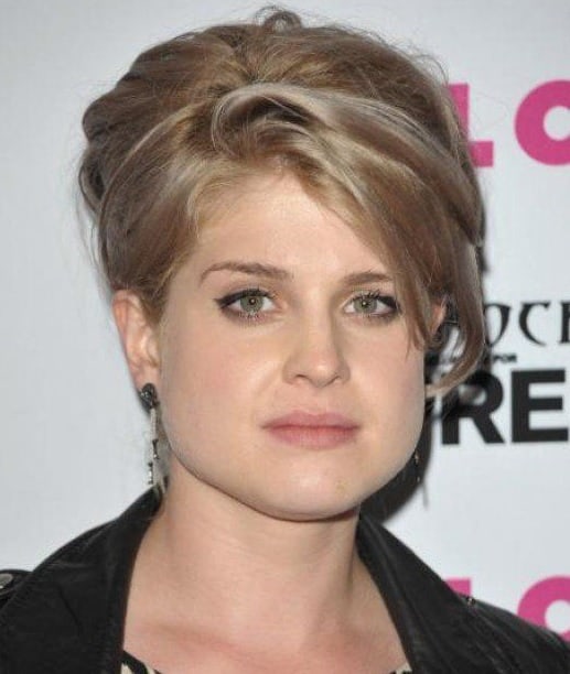 15 Suitable Short Hairstyles For Fat Faces Double Chins