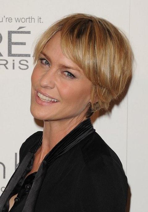 50 Youthful Short Hairstyles For Women Over 40 2020 Updated
