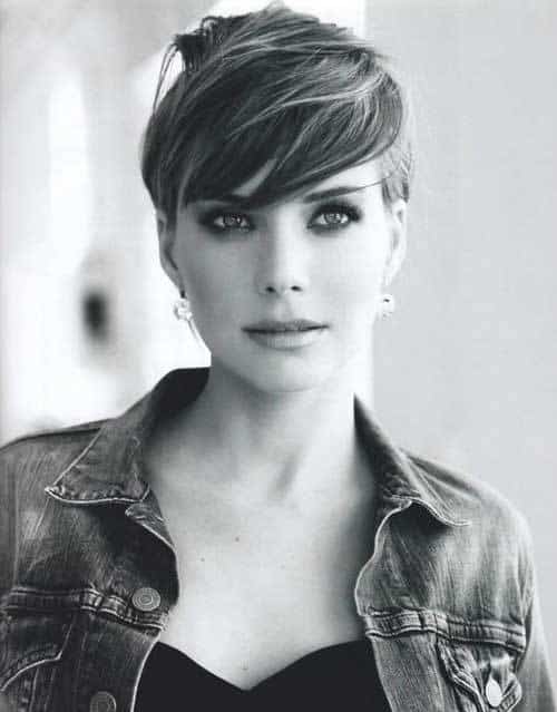 short pixie cut for oval face