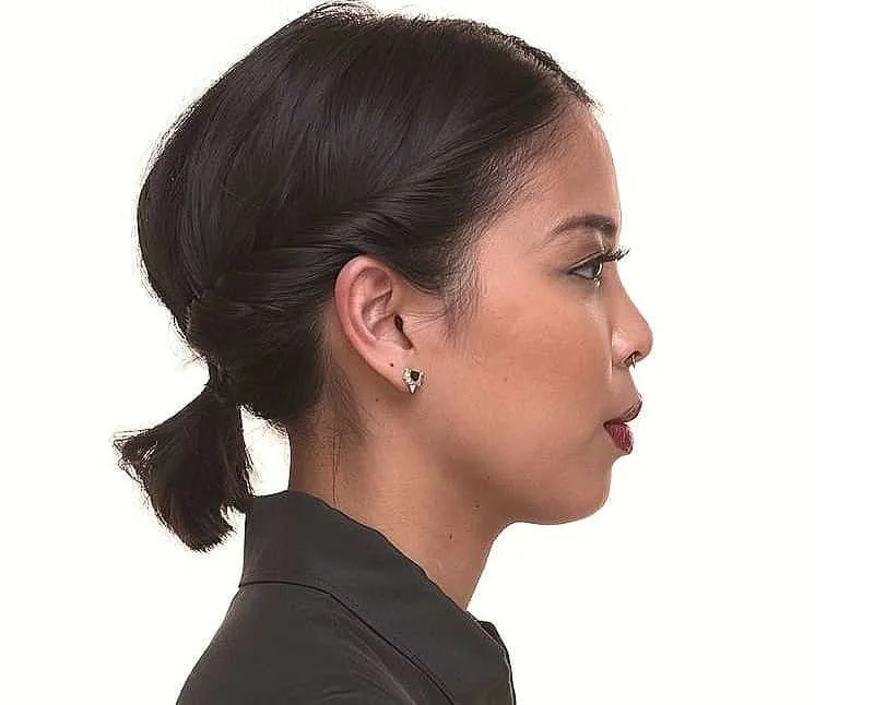 short twisted ponytail for oval shaped face