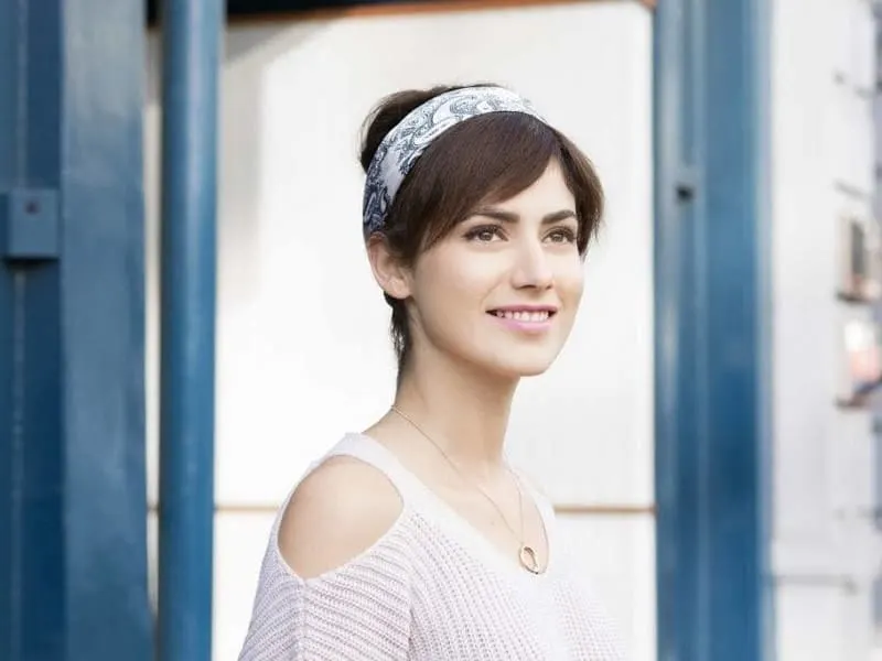 bandana hairstyles for women with oval face