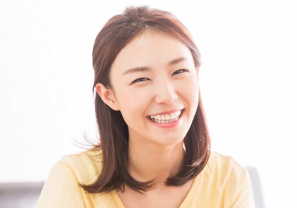short half-up hairstyle for Korean women