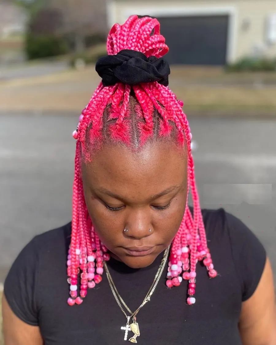 short knotless braids and beads with color