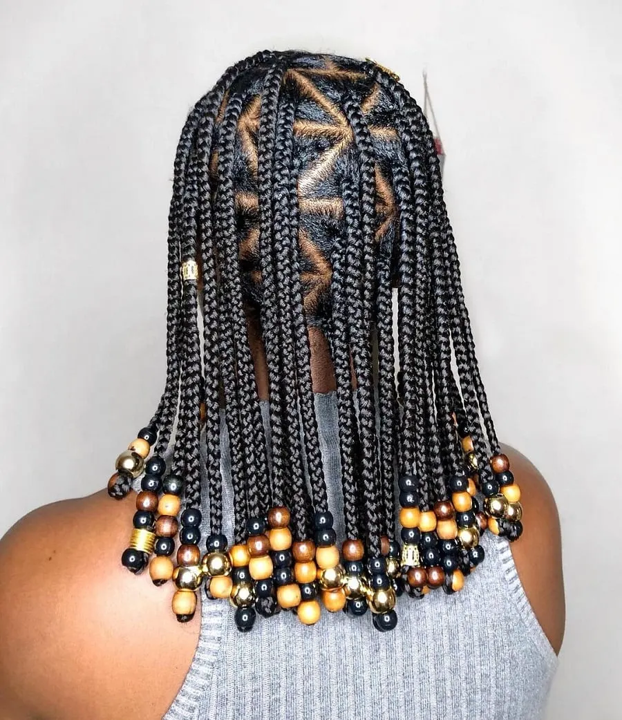 short knotless braids and beads with triangle parts