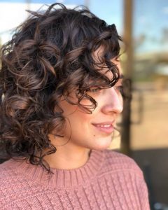 15 Chic Short Layered Hairstyles for Curly Hair (2024 Guide)