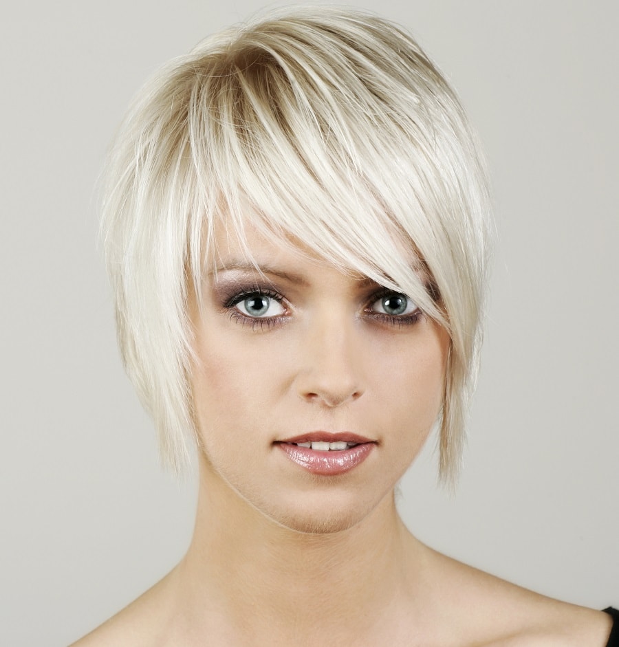 Short layered hair for a heart-shaped face