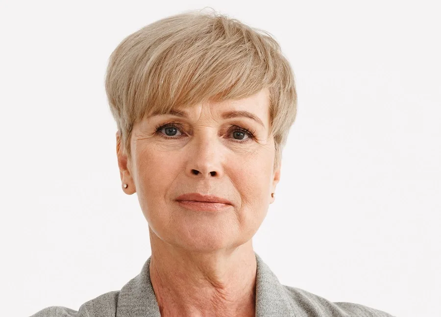 short layered hairstyle for women over 50