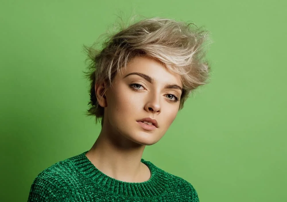 short messy hairstyle for women