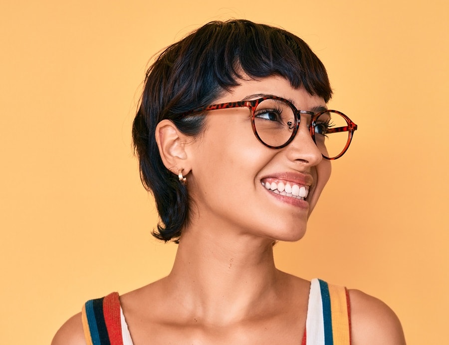 short mullet for women with glasses