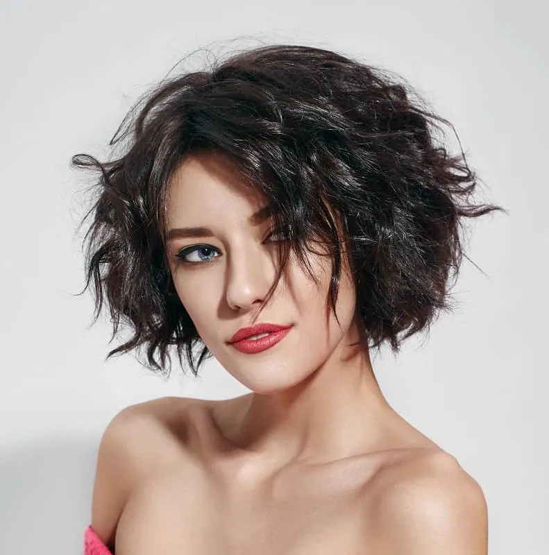 Image of Wavy short shag with a blunt cut
