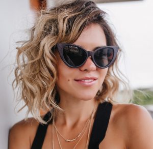 low maintenance thick wavy short hairstyles