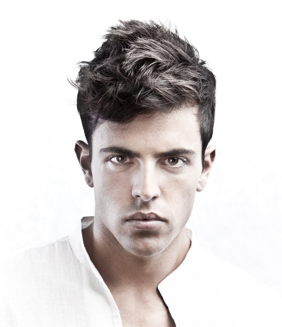 short tousled hairstyle for men