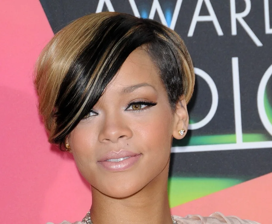 short two tone relaxed hairstyle for black women
