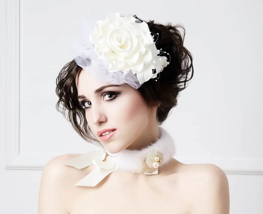 short vintage bridal hairstyle