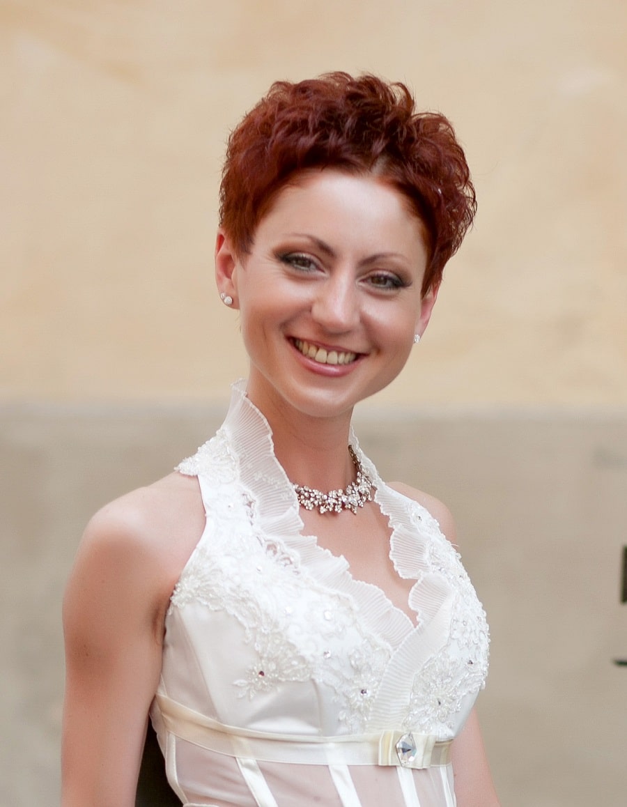 short wedding hairstyle for redheads