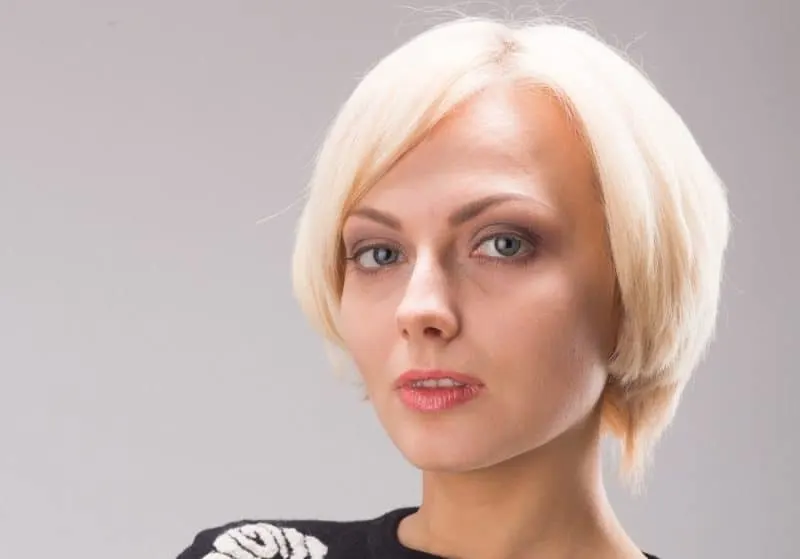 short white blonde hairstyle for square face